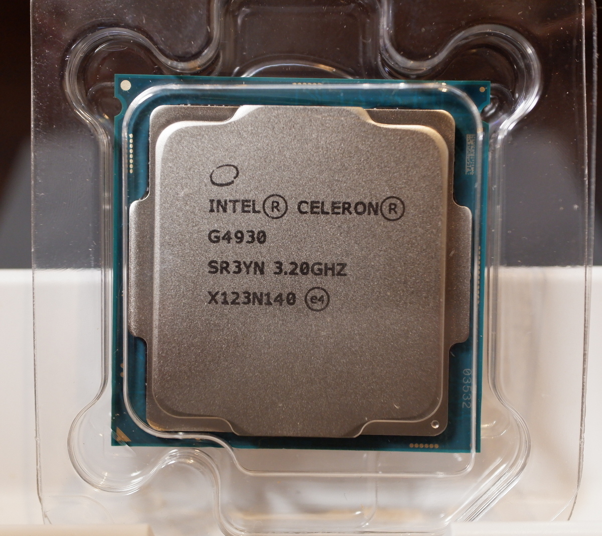 Intel Celeron G4930 3.2 GHz   MB LGA 1151   BX80684G4930　並行輸入品