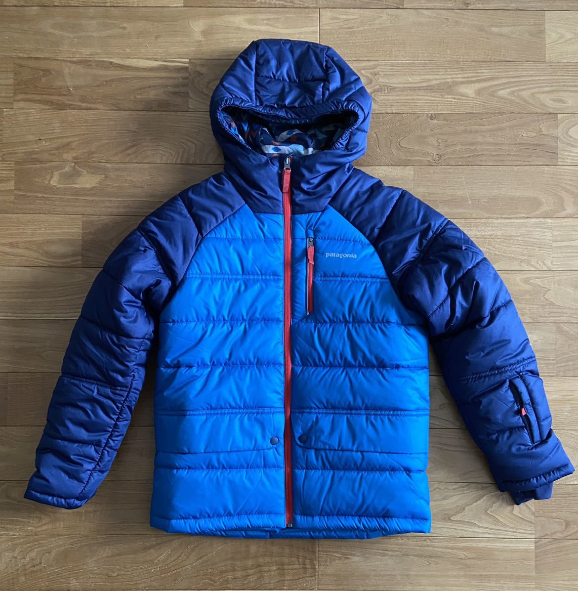 美品】 patagonia 12 サイズL パタゴニアダウンジャケット - 子ども用 新品/取寄せ パタゴニア ダウンジャケット BOY'sサイズ ダウンジャケット