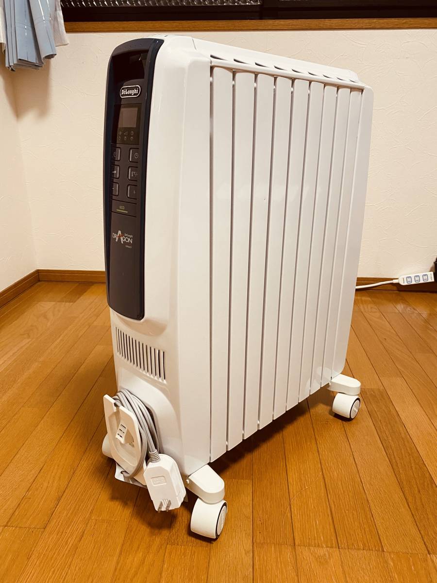 カメラ DeLonghi QSD0712-MB オイルヒーターの通販 by tossy5589's