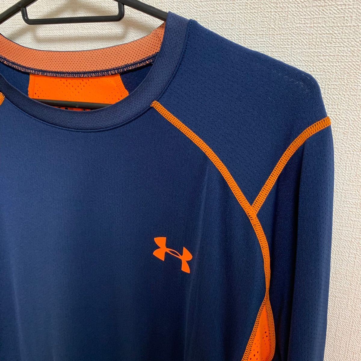 今季ブランド 美品UNDERARMOUR着圧コンプレッションウェア長袖Sメンズ