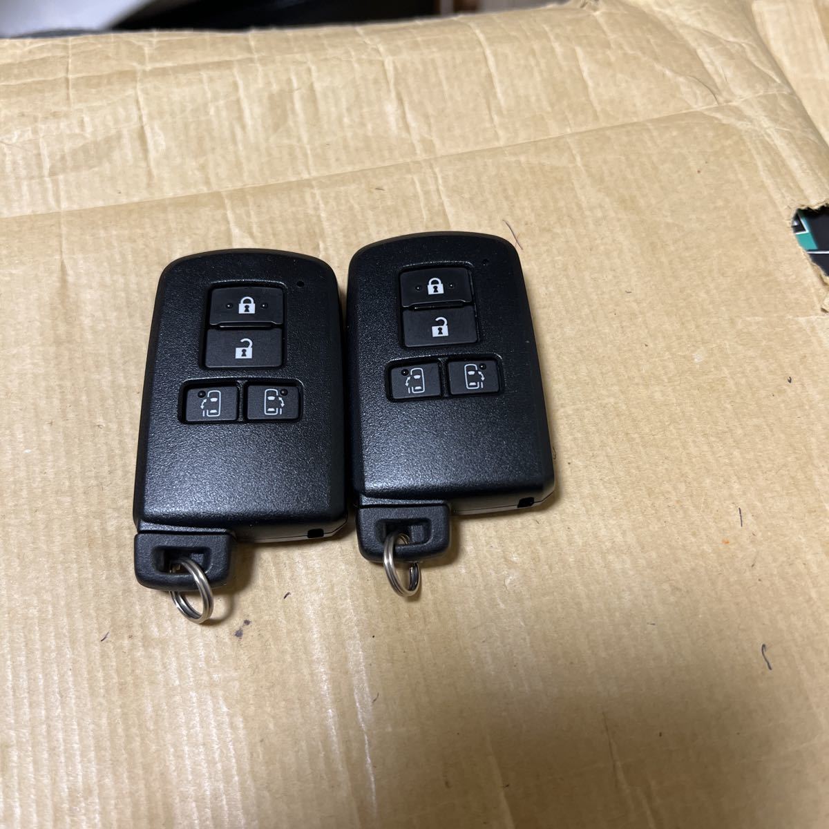 未使用保管品他☆送料無料☆トヨタヴォクシー ノア エスクァイア 80系