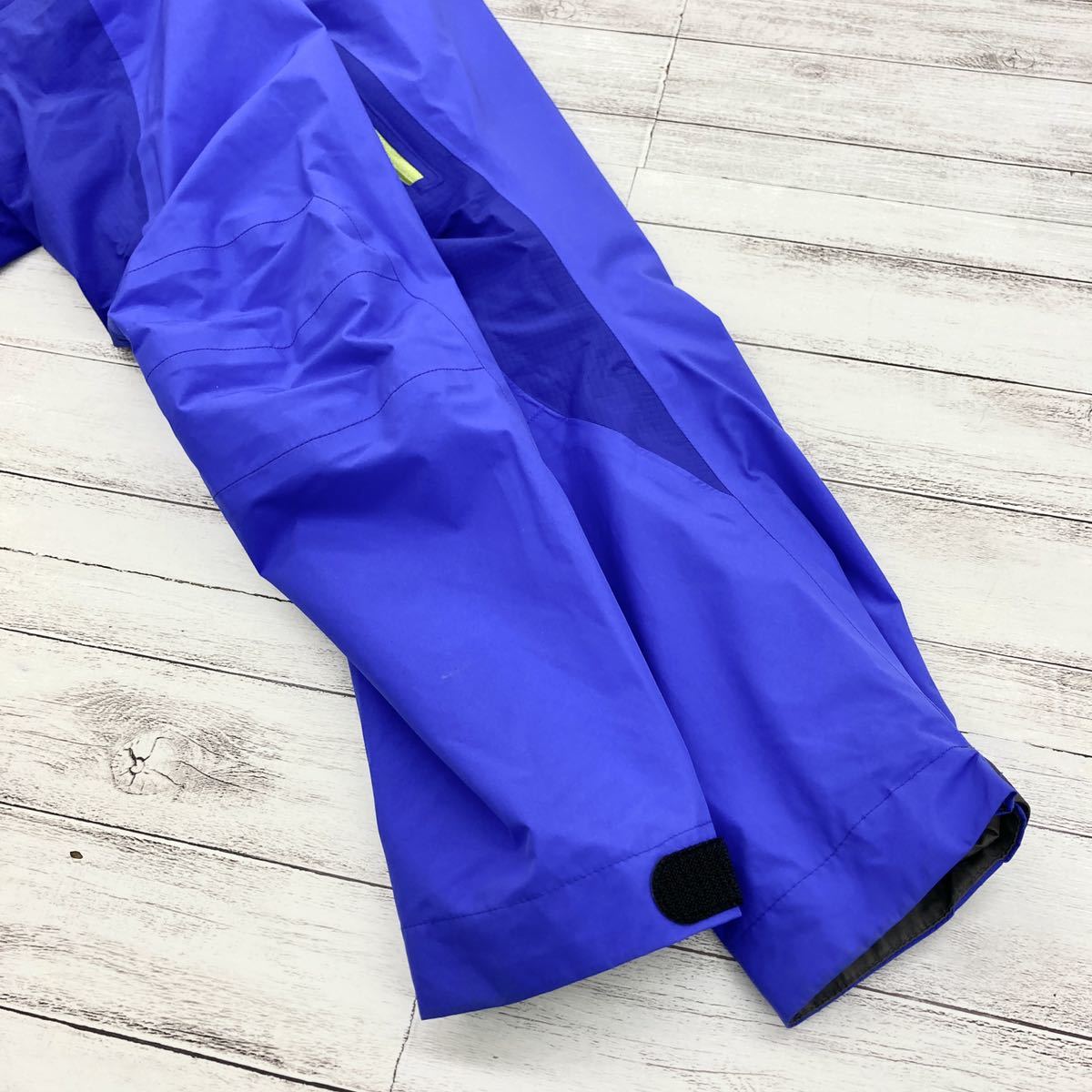標準小売価格 ∀ HAGLOFS ホグロフス マウンテンパーカー サイズM ブルー系 ゴアテックス ジャケット 1039053 スピッツジャケット 標準小売価格 ∀ HAGLOFS ホグロフス マウンテンパーカー サイズM ブルー系 ゴアテックス ジャケット 1039053 スピッツジャケット