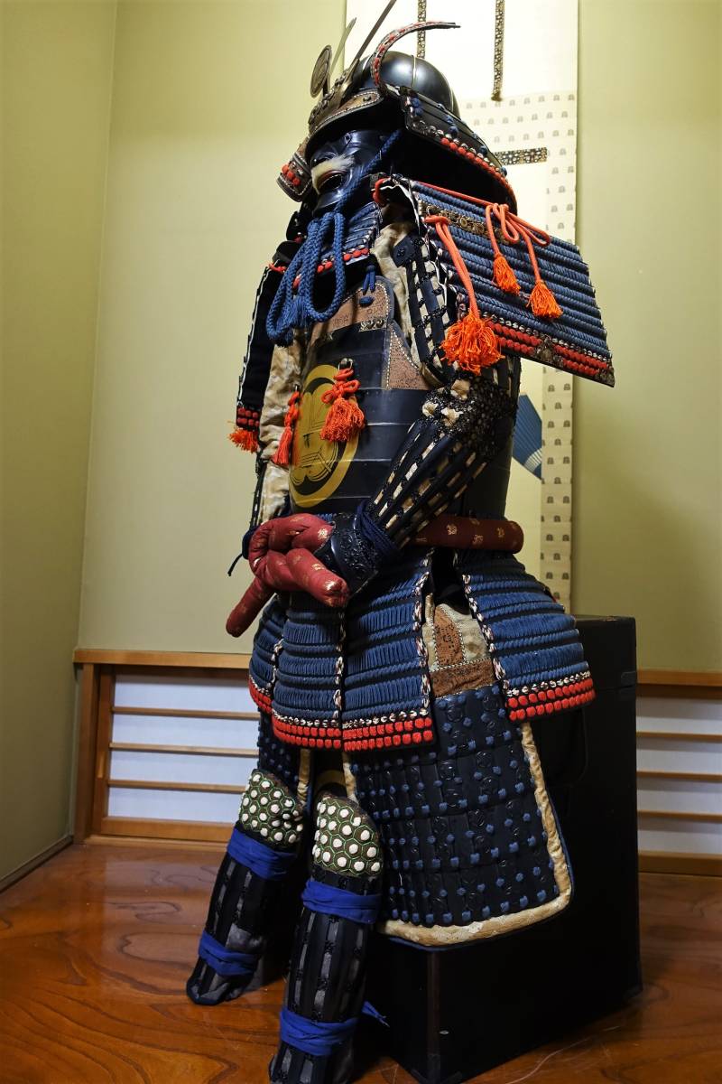 貴重 光忍作 旧家蔵出し 時代甲冑 鉄地黒胴 甲冑 等身大 鎧 貴重 光忍作 旧家蔵出し 時代甲冑 鉄地黒胴 甲冑 等身大 鎧
