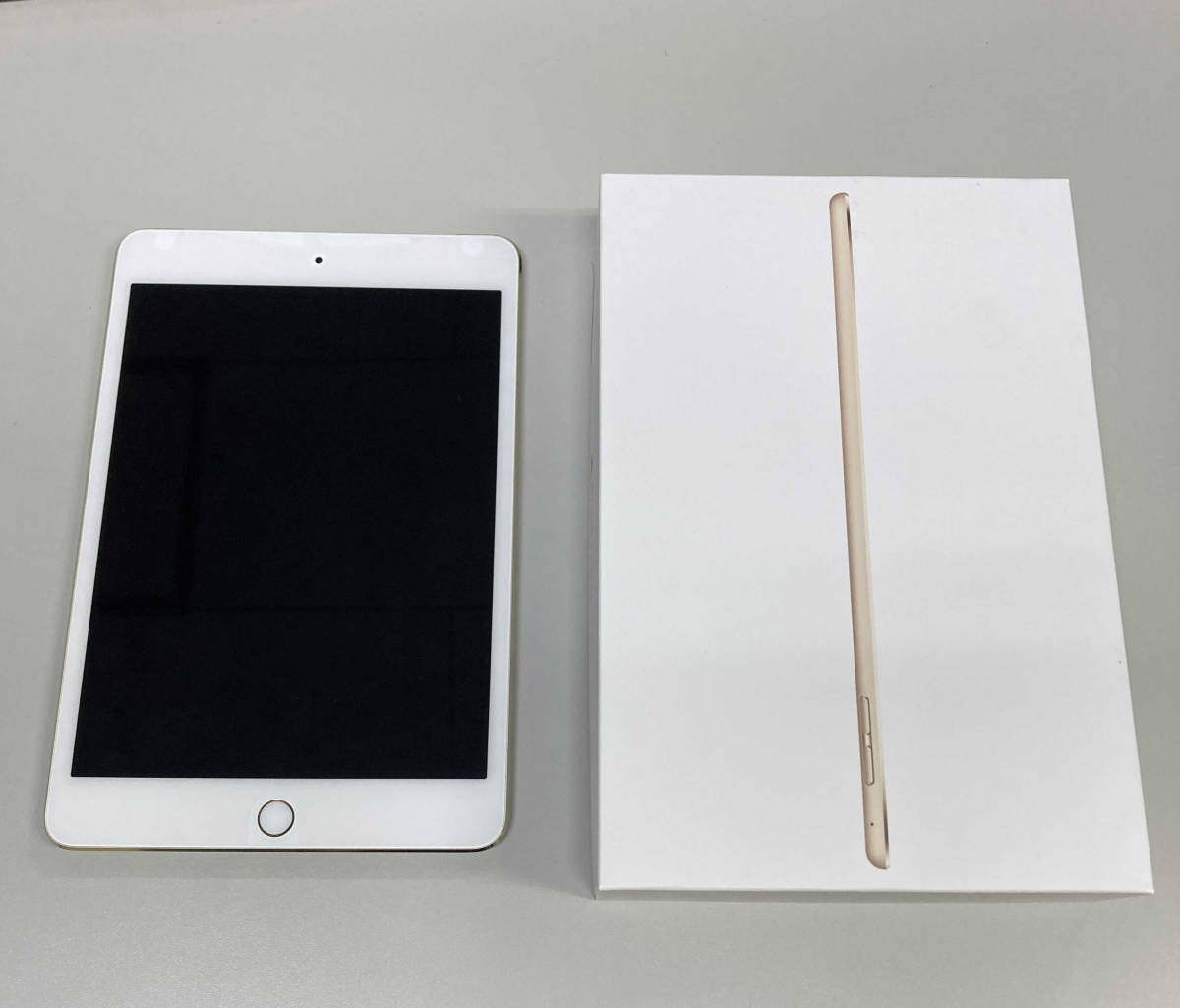 iPad mini 4 Cellular GB GOLD docomo