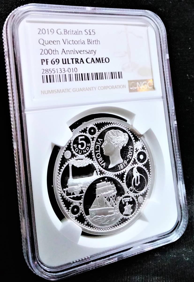 【 ヴィクトリア女王 生誕200年記念 】 準最高鑑定 63枚限定 2019 イギリス 英国 銀貨 5ポンド NGC PF69 ULTRA CAMEO_画像3