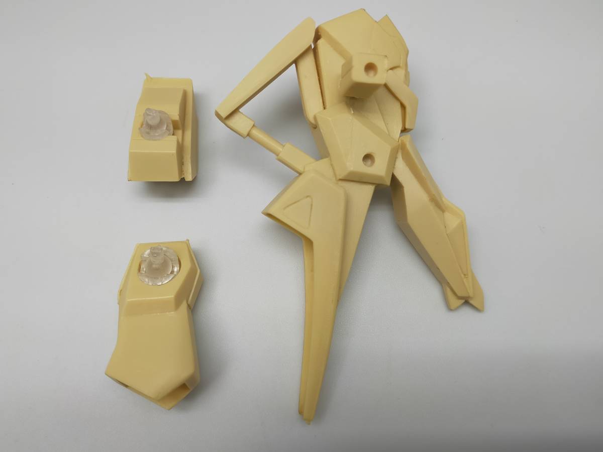 機動戦士Zガンダム 1/144 MESSALA PMX-000 レジンキット