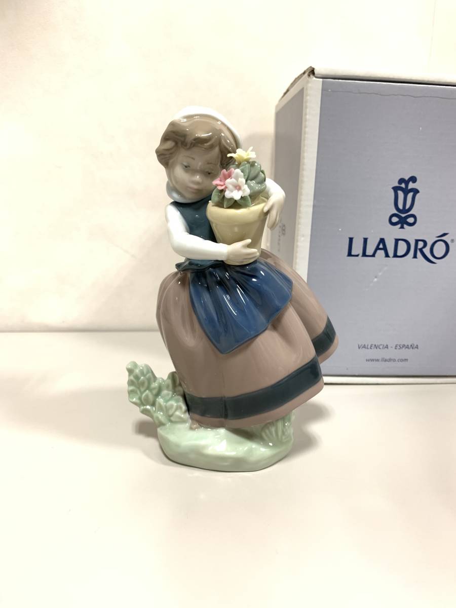 質屋 尾張屋商店 東京】☆極美品☆ リヤドロ 陶器人形 春が来た 5223