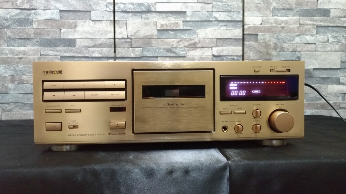 ギフト k017 TEAC カセットテーププレイヤー CASSETTE V-1030 sushitai