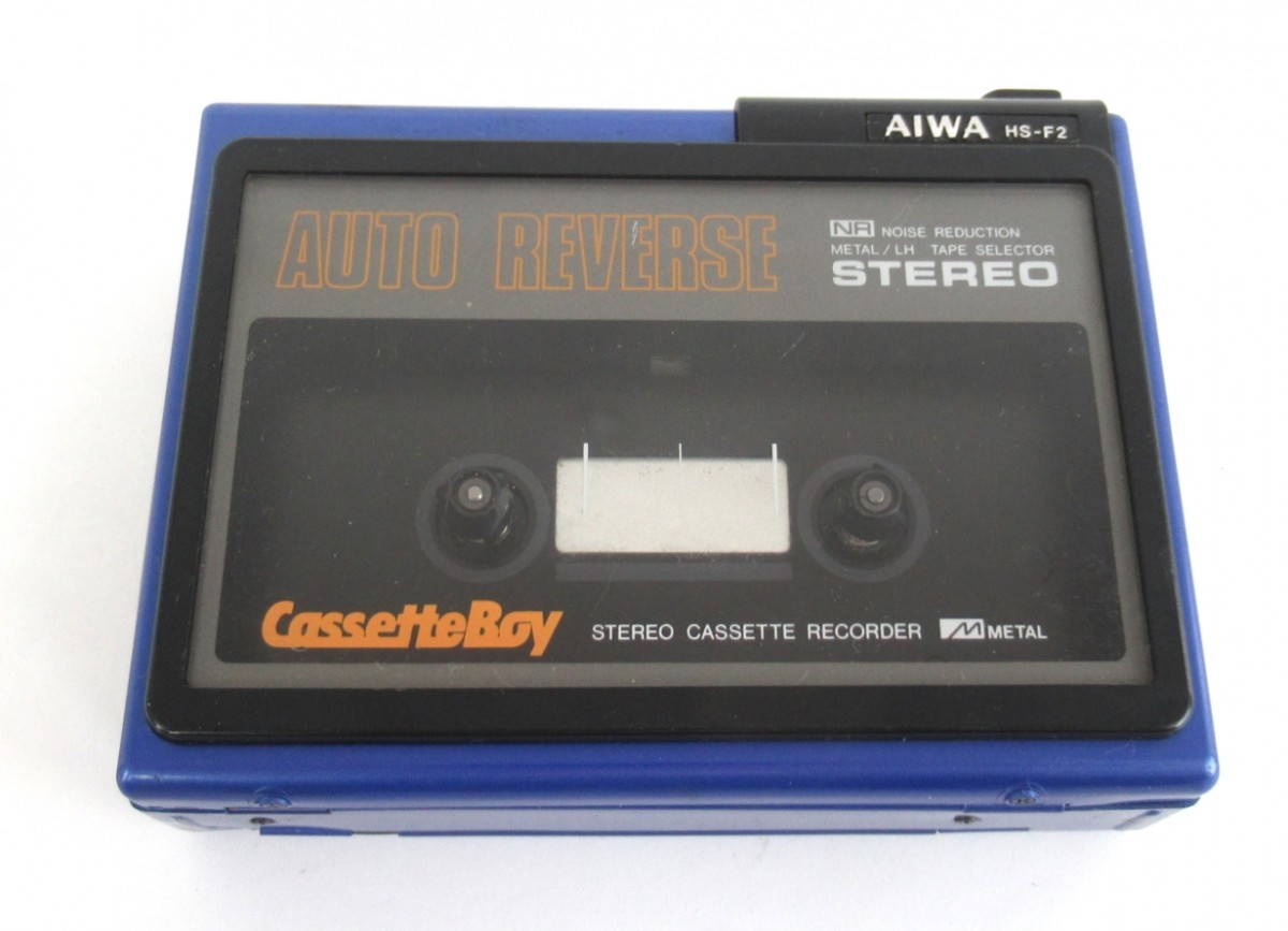 AIWA HS-F2 ステレオカセットレコーダ-