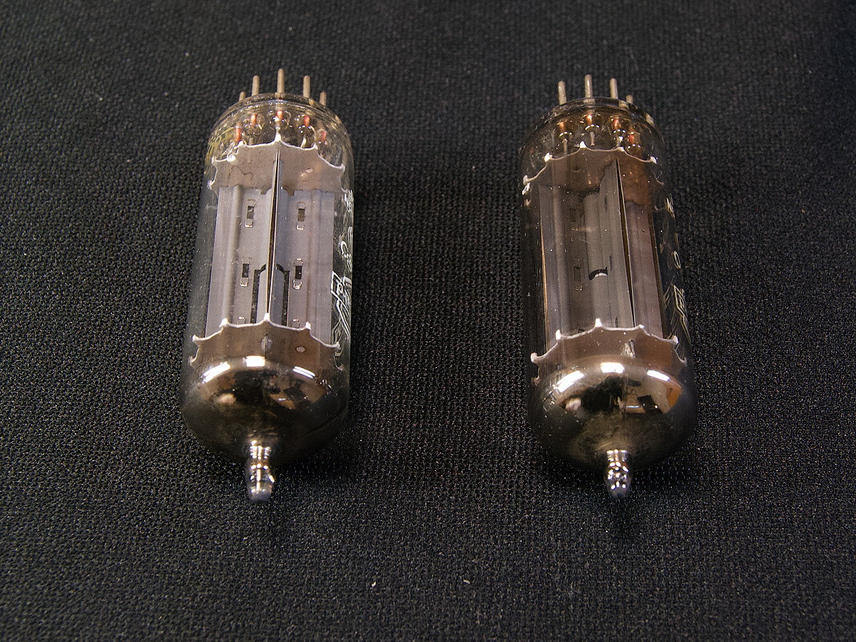 ♪♪Mullard EZ80/6V4 整流管 NOS品ペア #2、ムラード真空管♪♪ ♪♪Mullard EZ80/6V4 整流管 NOS品ペア #2、ムラード真空管♪♪