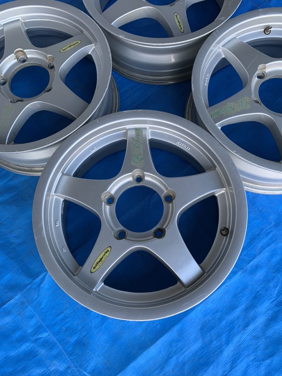 サイズはSサイズ メーカー不明ジムニーアルミホイール16インチ 5.5J 5穴PCD139.7 オフセット22 4本セット サイズはSサイズ メーカー不明ジムニーアルミホイール16インチ 5.5J 5穴PCD139.7 オフセット22 4本セット