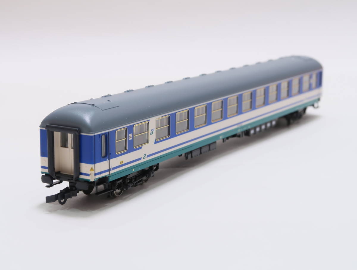  распроданный полная распродажа товар ROCO Италия National Railways Trenitalia H0 45181 2 и т.п. пассажирский поезд Second Coach ④