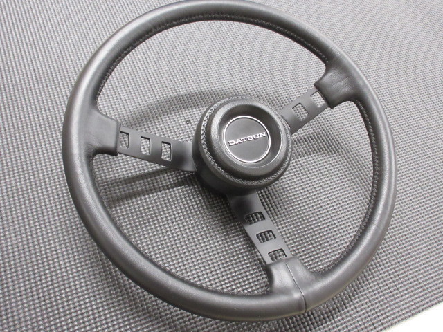 DATSUN ホーンパッド付き 送料無料 ダットサン コンペ レプリカ DATSUN ホーンパッド付き 送料無料 ダットサン コンペ レプリカ