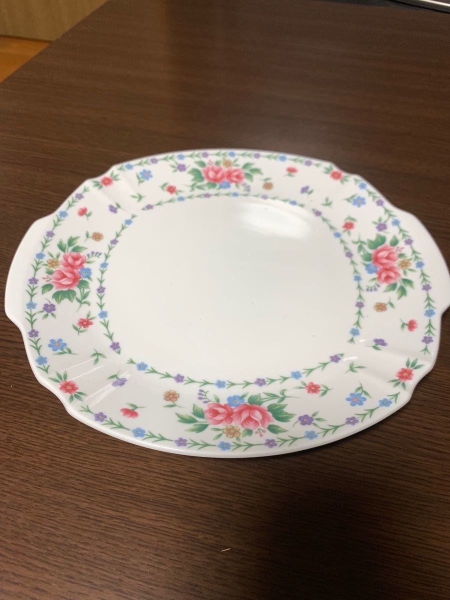 お皿　丸皿　角皿　大皿　平皿　可愛い　オシャレ　花柄 プレート皿
