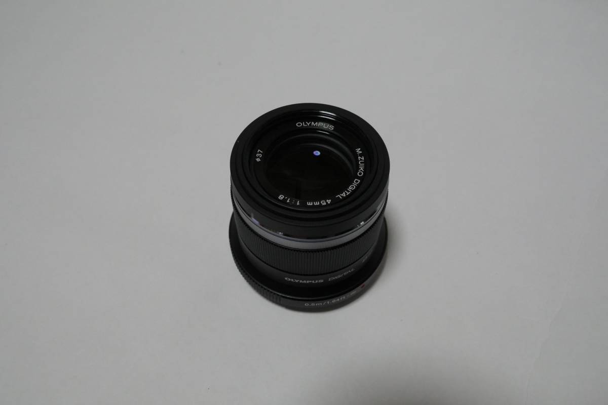 OLYMPUS M.ZUIKO DIGITAL 45mm f1.8 BLK 純正レンズ保護フィルター付き