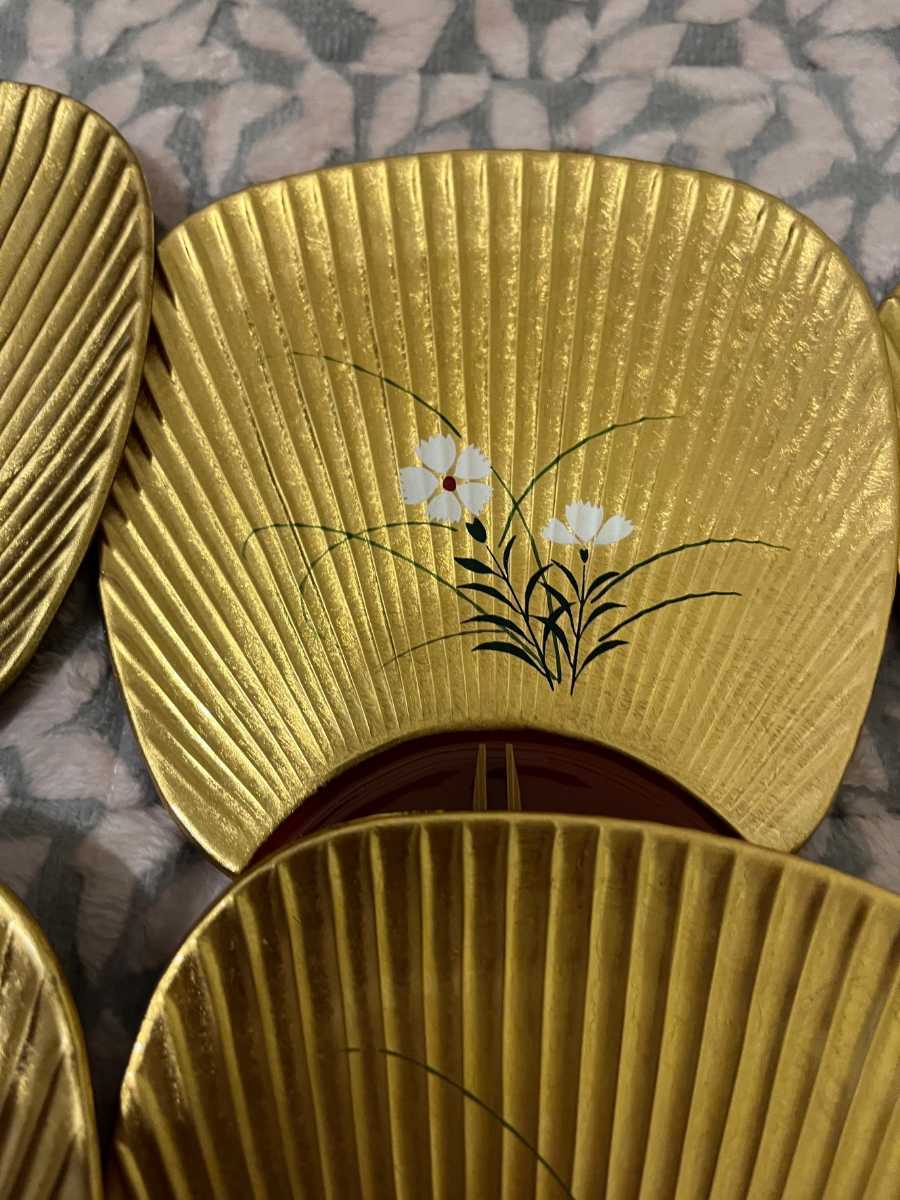 うちわ型銘々皿 (菓子皿)金沢 金箔(¥8,000) | bomaskotobaru.opendesa.id