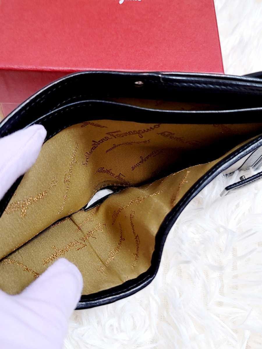 Salvatore Ferragamo】フェラガモ○二つ折り財布○黒○ガンチーニ