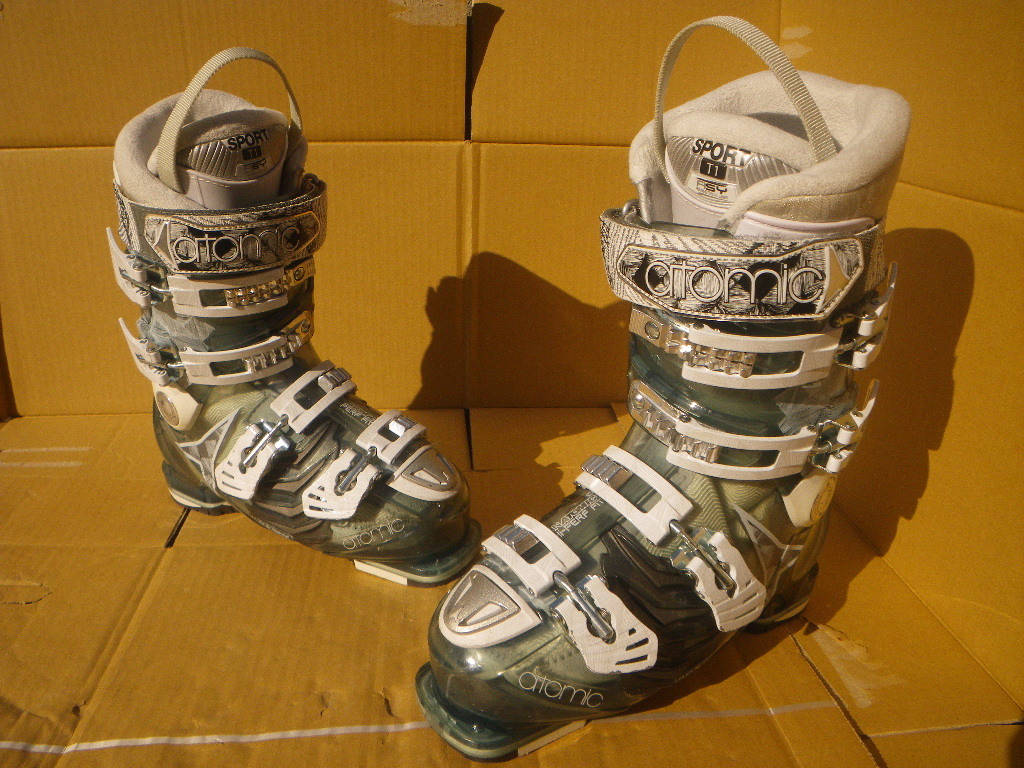 woman Ladies ATOMIC HAWX 90 24.0 - 24.5cm ski boots レディース アトミック スキーブーツ ソール長285㎜ スケルトン ４Buckleの画像1