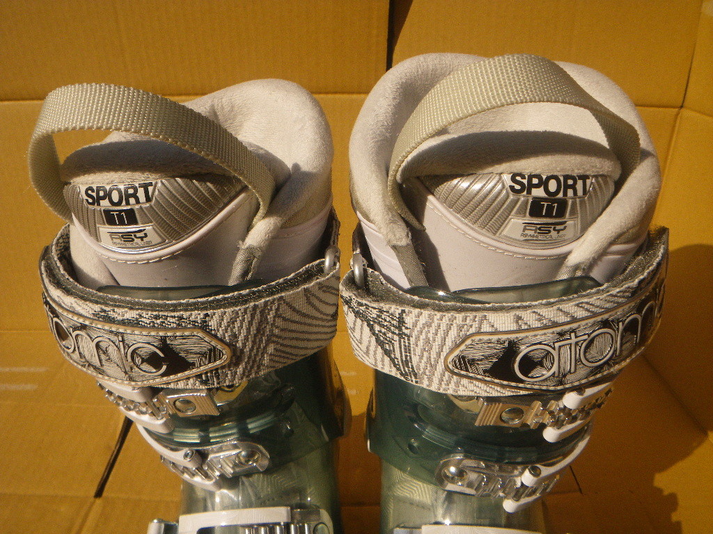 woman Ladies ATOMIC HAWX 90 24.0 - 24.5cm ski boots レディース アトミック スキーブーツ ソール長285㎜ スケルトン ４Buckleの画像3