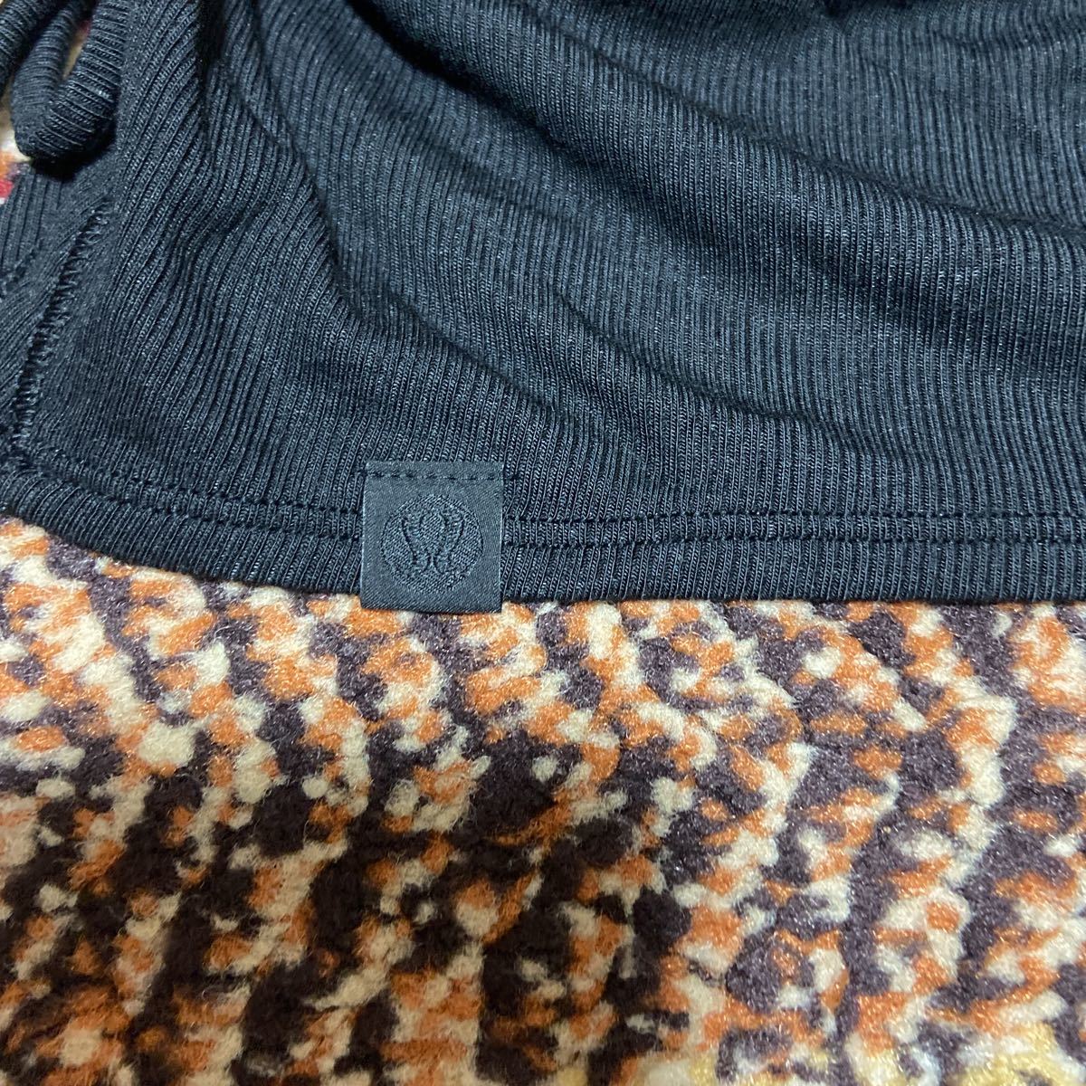 ルルレモン Lululemon Tシャツ サイズ2 黒 サイドヒモ付き 新品 ルルレモン Lululemon Tシャツ サイズ2 黒 サイドヒモ付き 新品