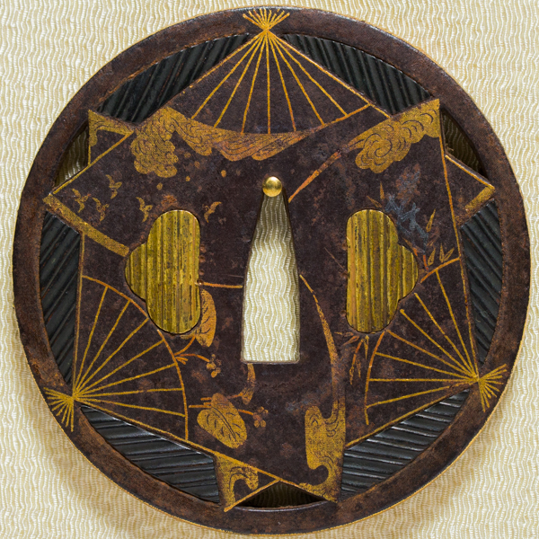 □鍔□阿波正阿弥?☆三つ巴扇子図☆金襴緞子☆良質な金象嵌☆鉄地