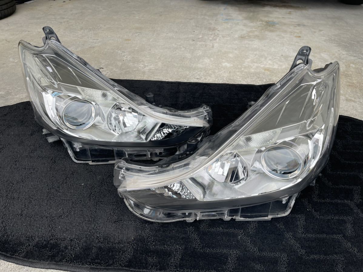 トヨタ プリウスα ZVW40 後期 純正 ヘッドランプ 左右セット ハロゲン