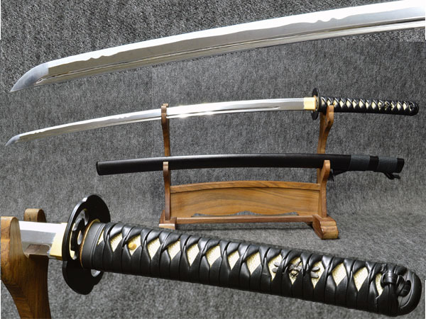 本格高級 居合刀 肥後拵 村正クラス 表黒牛本革巻(天然牛皮) 白 本格高級 居合刀 肥後拵 村正クラス 表黒牛本革巻(天然牛皮) 白