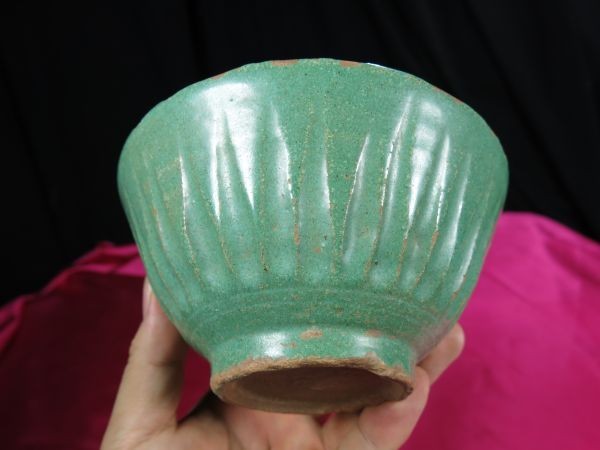 期間限定】 B ビルマ緑釉連弁紋碗 陶器 磁器 東南アジア