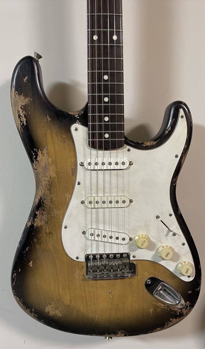 Fender JAPAN ストラトキャスター stratocaster ボディラッカー再塗装