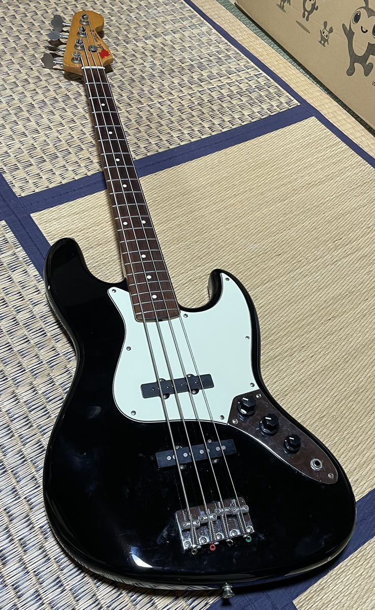 現状品 Fender JAPANのジャズベースボディでコンポーネント JAZZ BASS