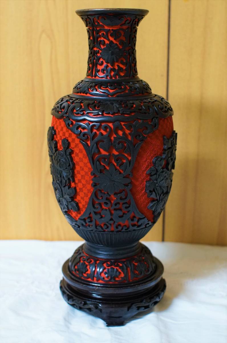 中国　堆朱　花瓶　台座付き　工芸品