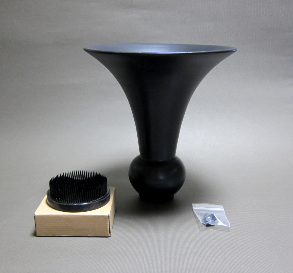 Yahoo!オークション - 池坊 生け花 立花 花器 保存品 剣山 花瓶 共箱 Yahoo!オークション - 池坊 生け花 立花 花器 保存品 剣山 花瓶 共箱