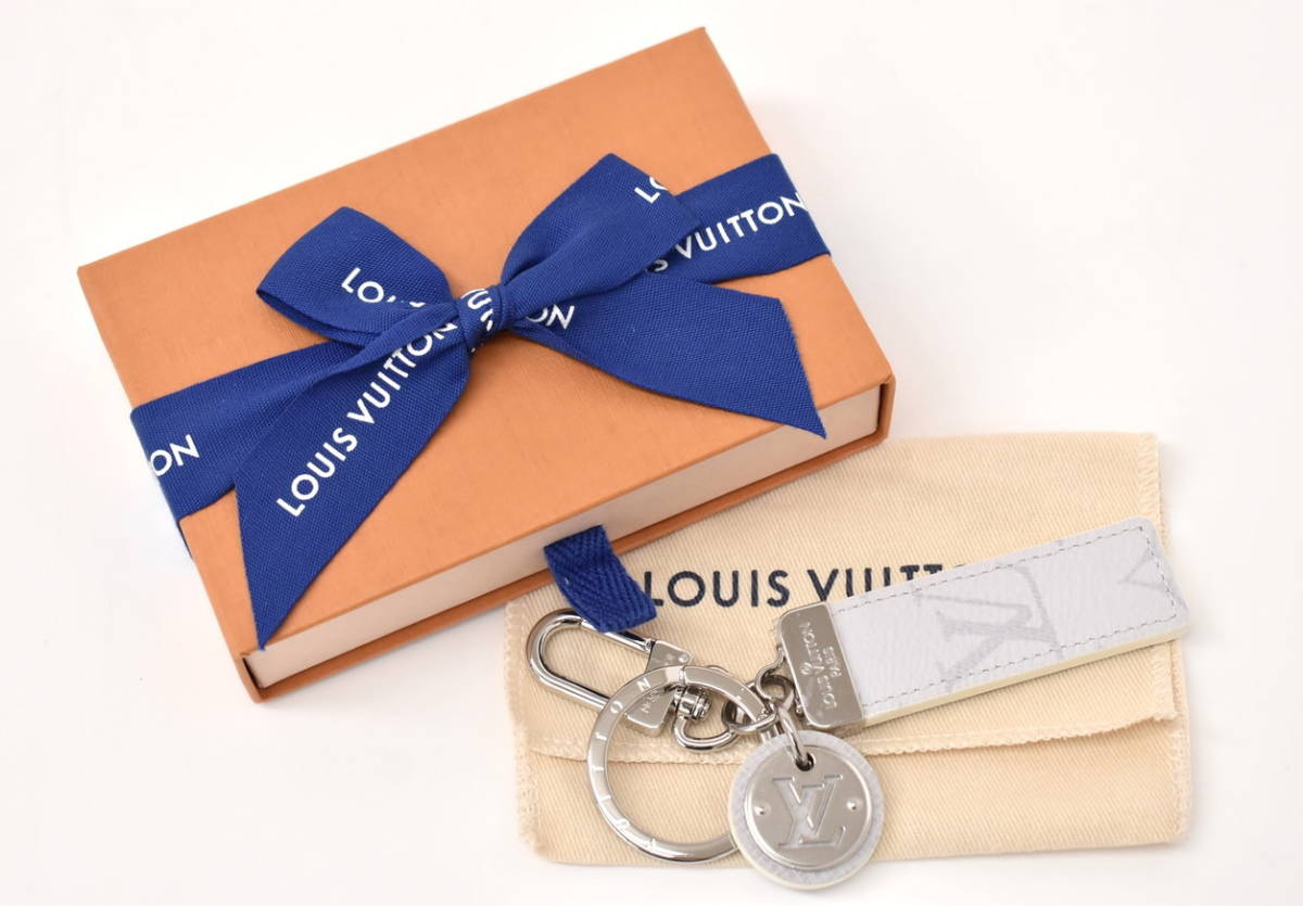 ルイヴィトン LOUIS VUITTON キーホルダー タイガ ポルトクレ・ネオLV