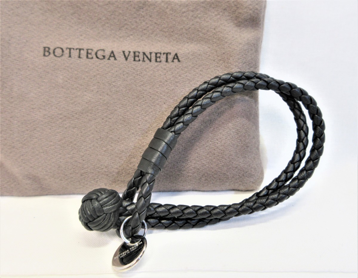 C95212RD 未使用 BOTTEGA VENETA ボッテガヴェネタ ブレスレット 編み込み レザー 2連 ブラック 黒 Mサイズ 布袋付き 