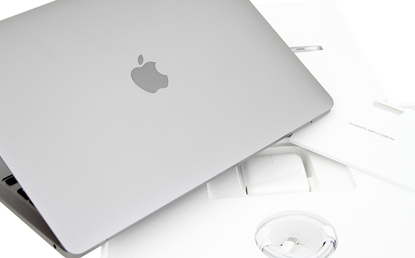 美品!!Apple/アップル MacBook Air Retinaディスプレイ 13.3 MGN63J/A スペースグレイ  M1チップ8コア/メモリ8GB/SSD256GB/充放電4回