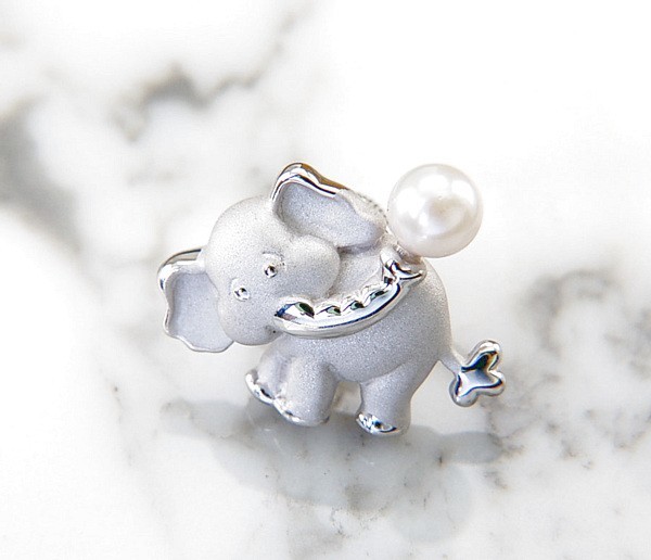 ファッション 【誕生石6月】本真珠「可愛い象さん」ミニブローチ 真珠