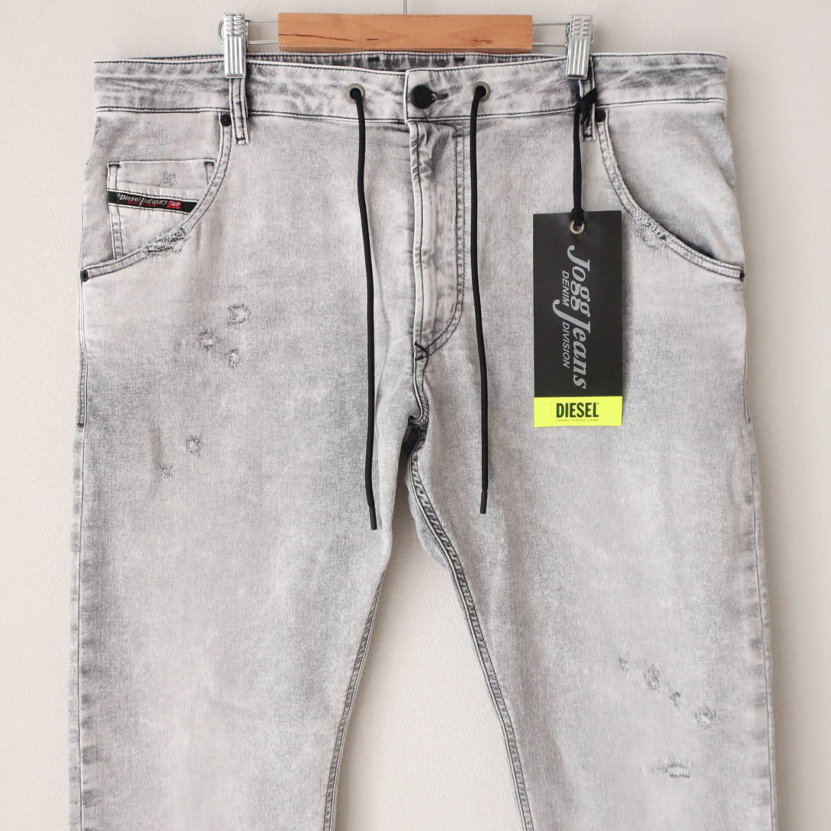 新品タグ付き ディーゼル DIESEL ジョグジーンズ KROOLEY-X-SP-NE
