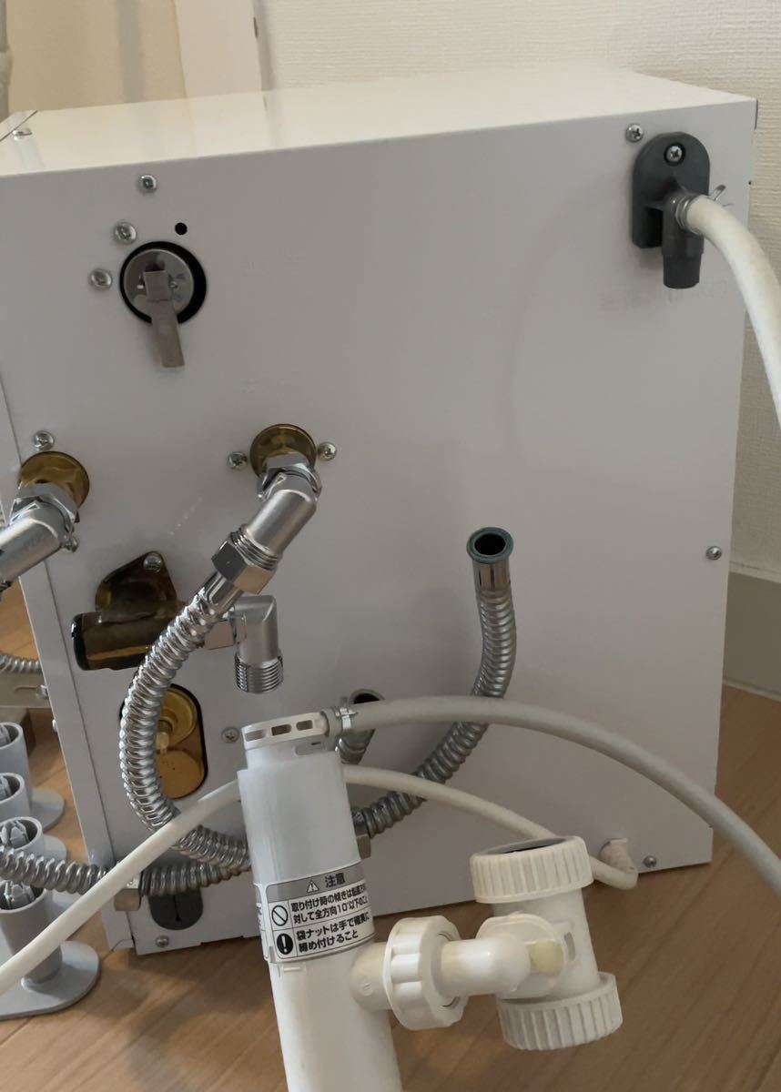 TOTO 湯ぽっと REW12A1BH 電気温水器 (給湯器屋内) 洗面台 TOTO 湯ぽっと REW12A1BH 電気温水器 (給湯器屋内) 洗面台