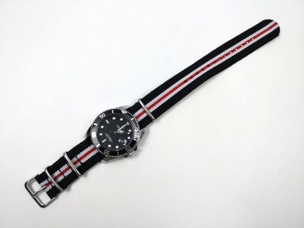 ナイロン製ミリタリーストラップ natoタイプ 布ベルト 腕時計 ブラックXホワイトXレッド ストライプ 22mm_画像3