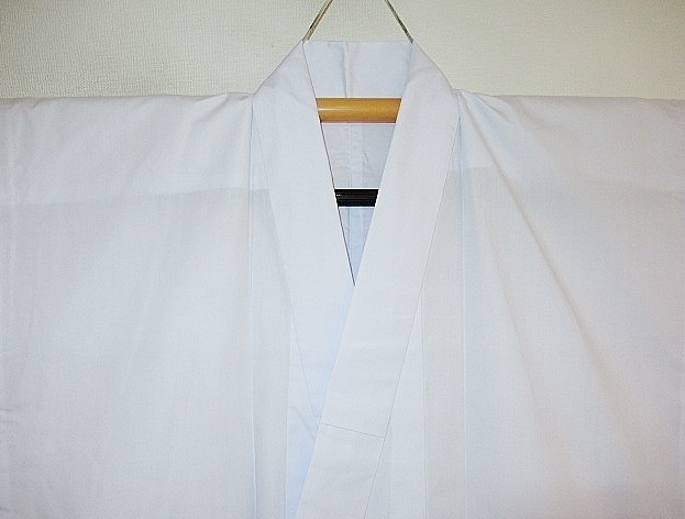 【Mサイズ】家庭で洗える 男性白衣 高級化繊平織上布調単衣 裄68К洗濯可 Mサイズ 白い袴用着物です 一般
