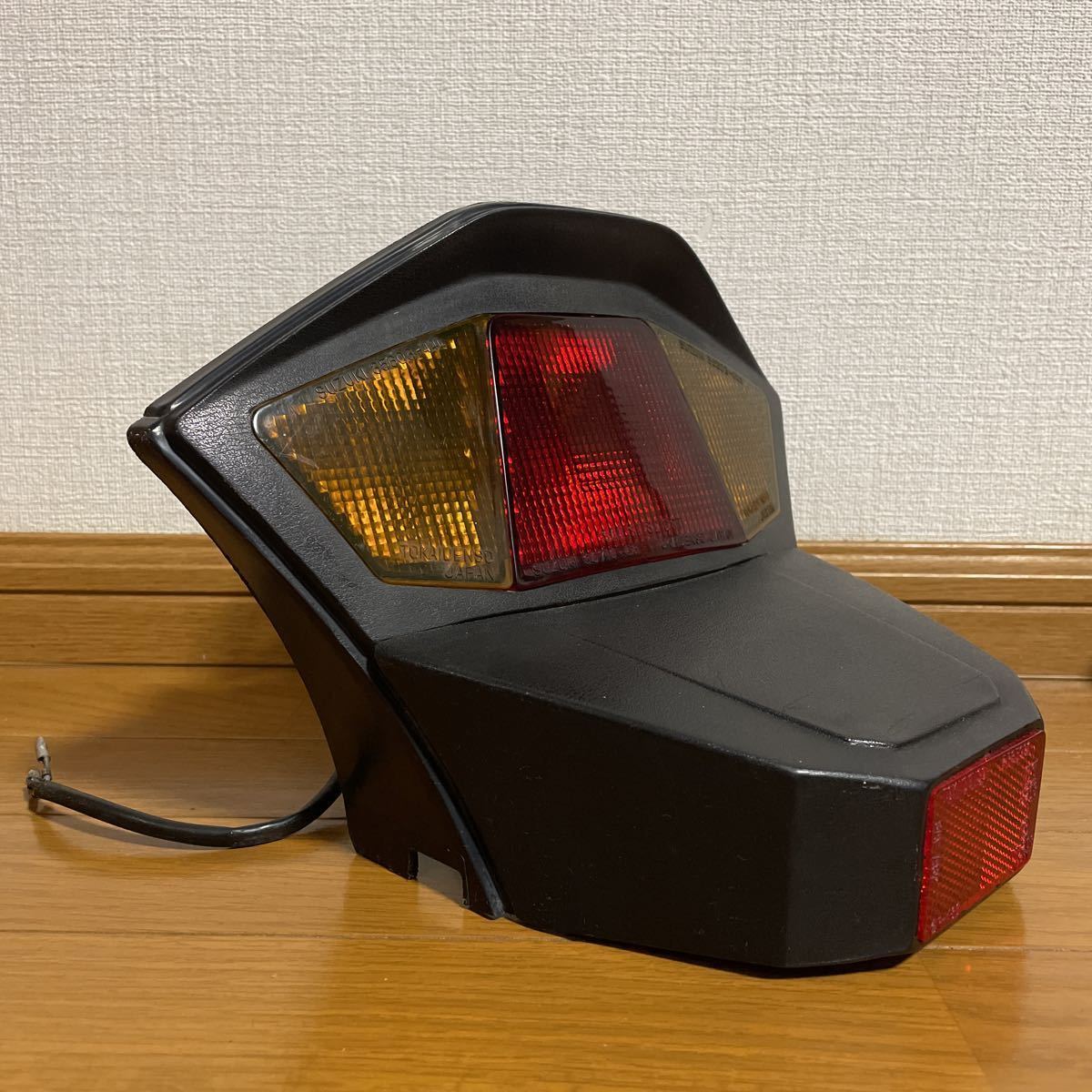 クーポン格安 スズキ GSX750S カタナ 3型 テールランプ ナンバー灯 クーポン格安 スズキ GSX750S カタナ 3型 テールランプ ナンバー灯