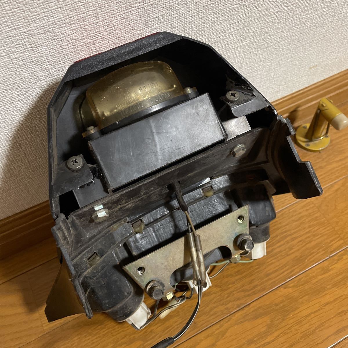 クーポン格安 スズキ GSX750S カタナ 3型 テールランプ ナンバー灯 クーポン格安 スズキ GSX750S カタナ 3型 テールランプ ナンバー灯