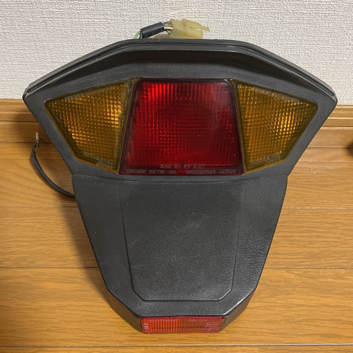 クーポン格安 スズキ GSX750S カタナ 3型 テールランプ ナンバー灯 クーポン格安 スズキ GSX750S カタナ 3型 テールランプ ナンバー灯