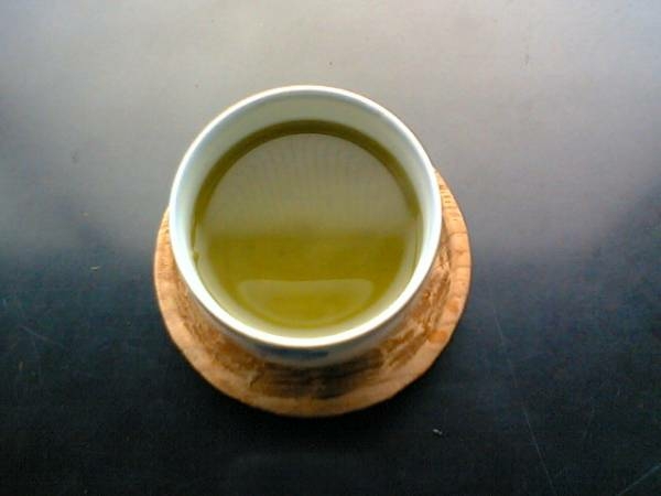 べにふうき　粉末緑茶たっぷり１００ｇ入_飲み易いですよ！