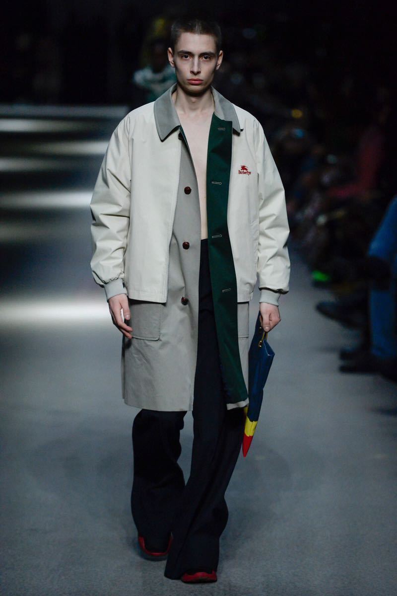 BURBERRY London England】Reissued beige waxedギャバジンcar coat L