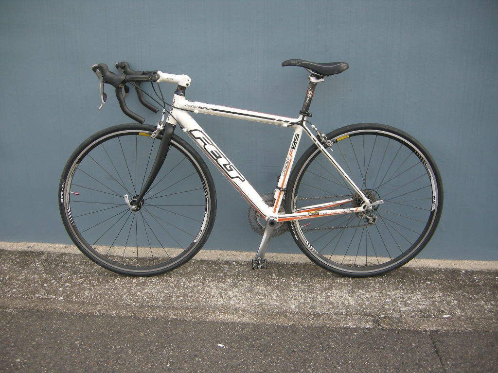 FELT F85 2008年 54サイズ (人気激安) 当店おすすめ品 7900系デュラエース フレーム540 F85 FELT 自転車本体