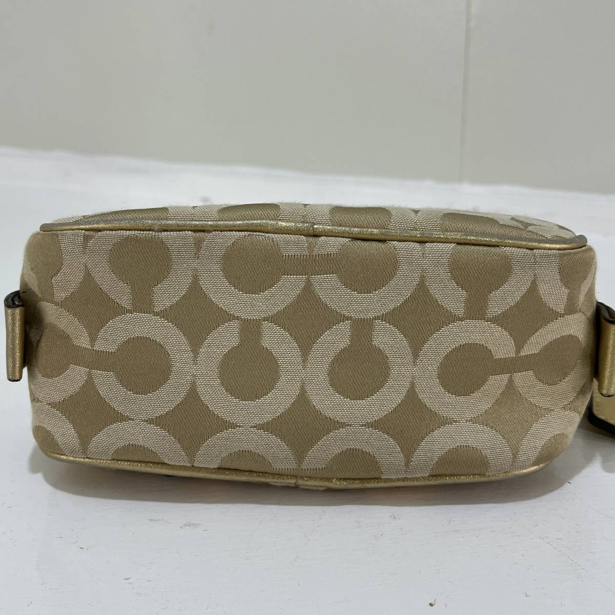 【新品タグ付】COACH コーチ poppy ポピー 化粧ポーチ 43962 COACH】コーチ POPPY CHAN GOLDY ポピーちゃん コスメポーチ