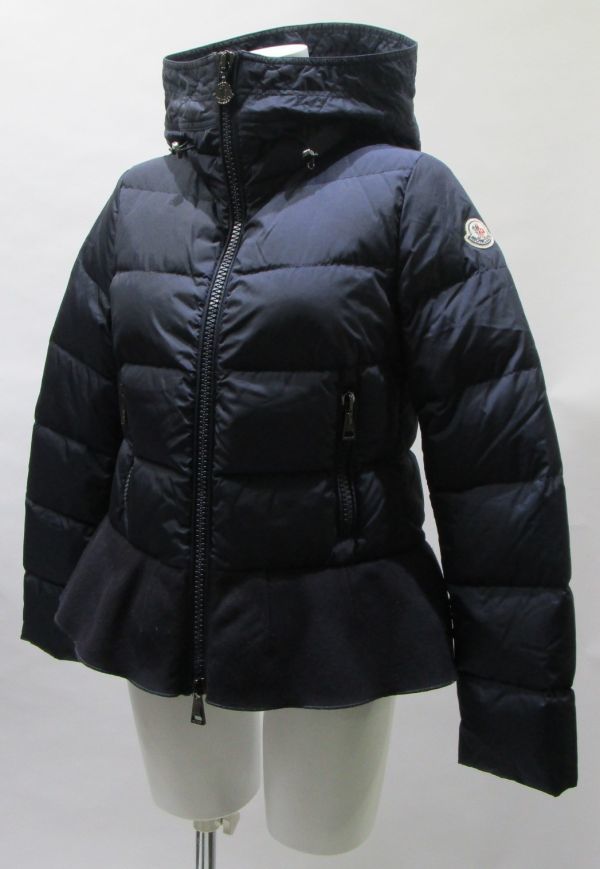 Yahoo!オークション - 国内正規品 MONCLER モンクレール NESEA Yahoo!オークション - 国内正規品 MONCLER モンクレール NESEA