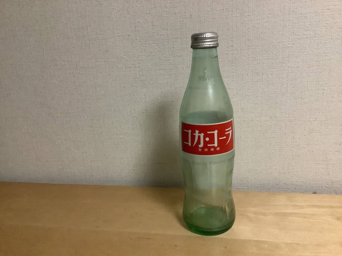 昭和52年頃　Coca-Cola 1L空き瓶　コカ・コーラ 1リットル空き瓶　キャップ付き　送料無料_画像1