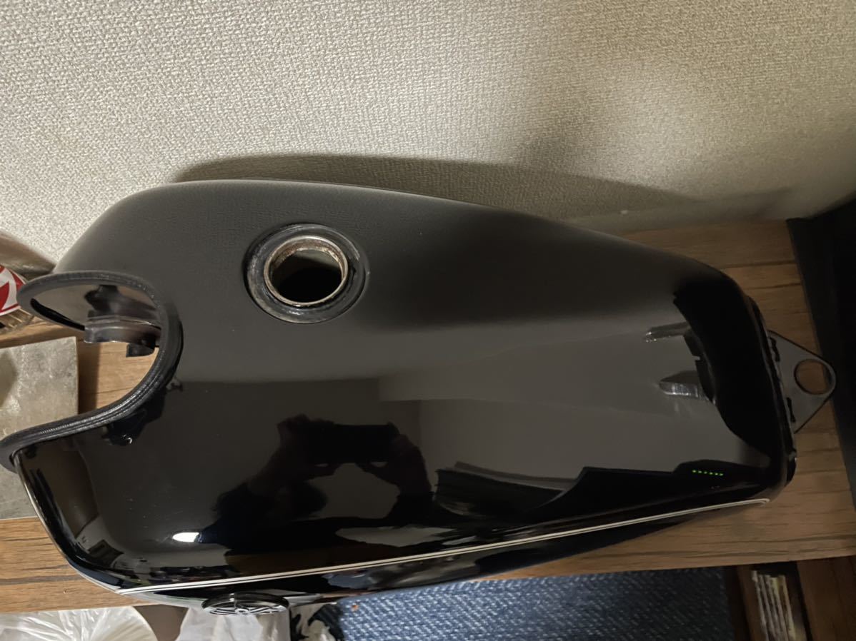 YAMAHA SR400 純正タンク 黒 YAMAHA SR400 純正タンク 黒